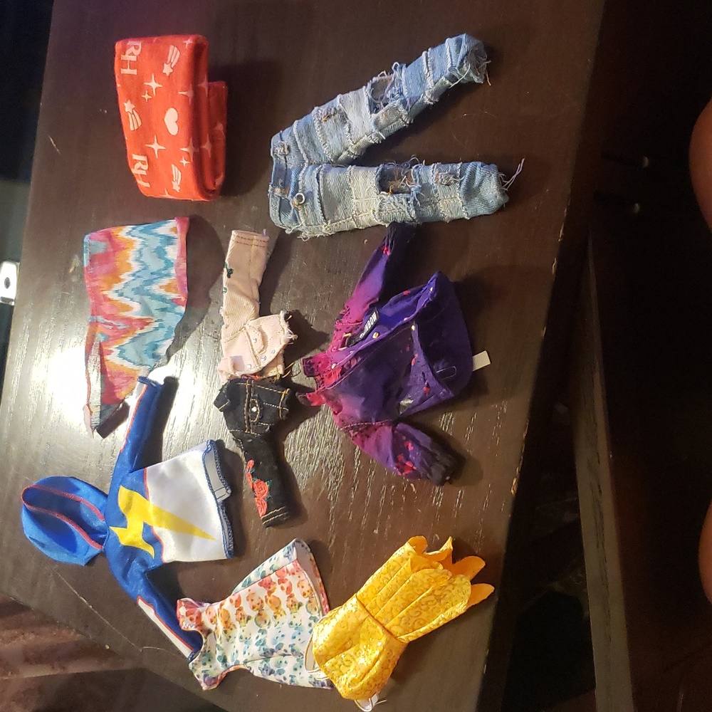 Barbie doll clothing bundle
